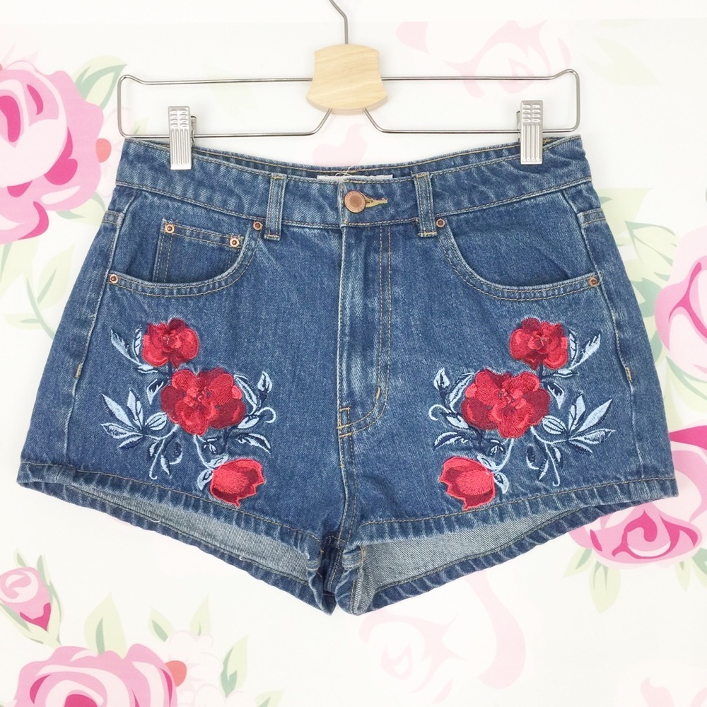 H&M Loves Coachella Embroidered Floral Denim Shorts 28